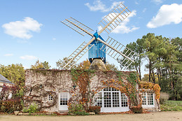 Le Moulin Bleu