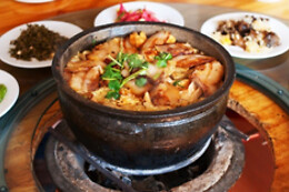 China Restaurant Puce
