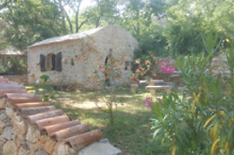 Le donjon des combes et cabane du Pioupiou